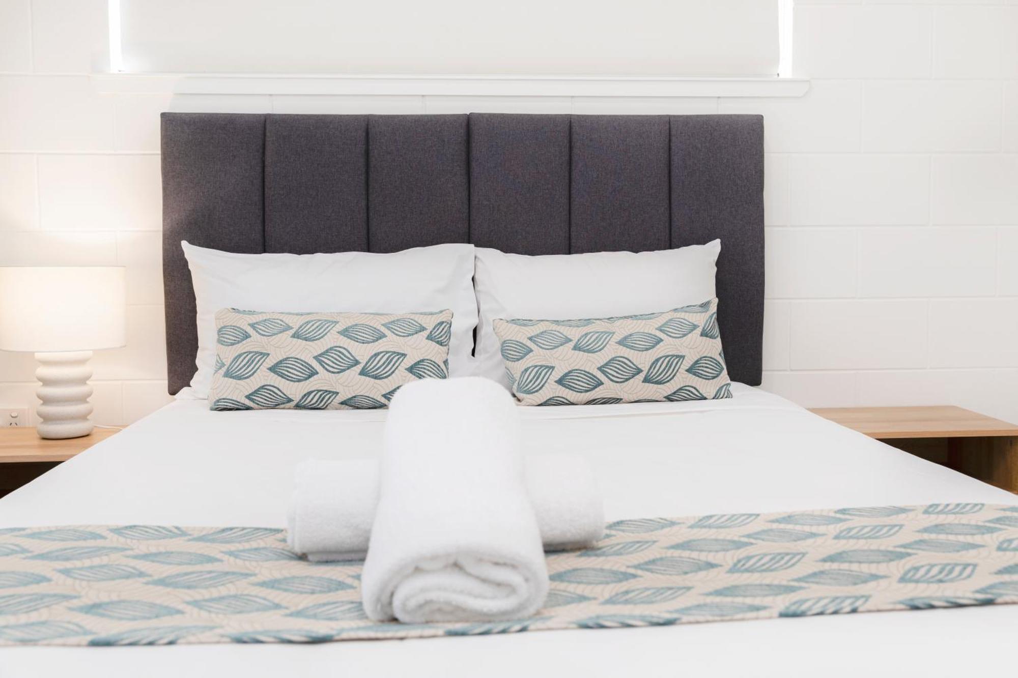 Palm View Holiday Apartments Bowen Rom bilde