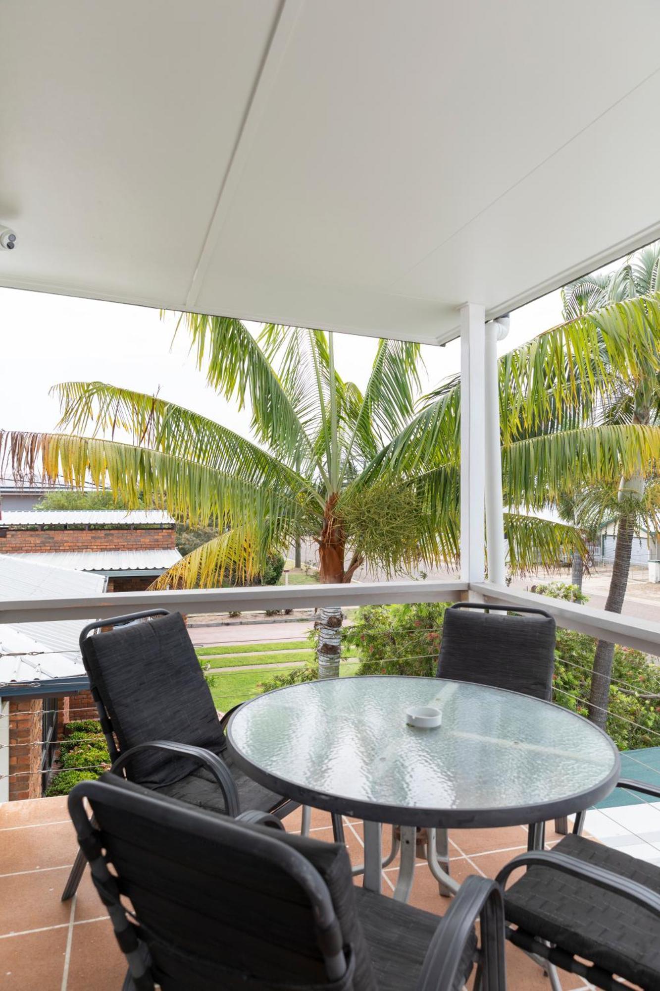 Palm View Holiday Apartments Bowen Eksteriør bilde