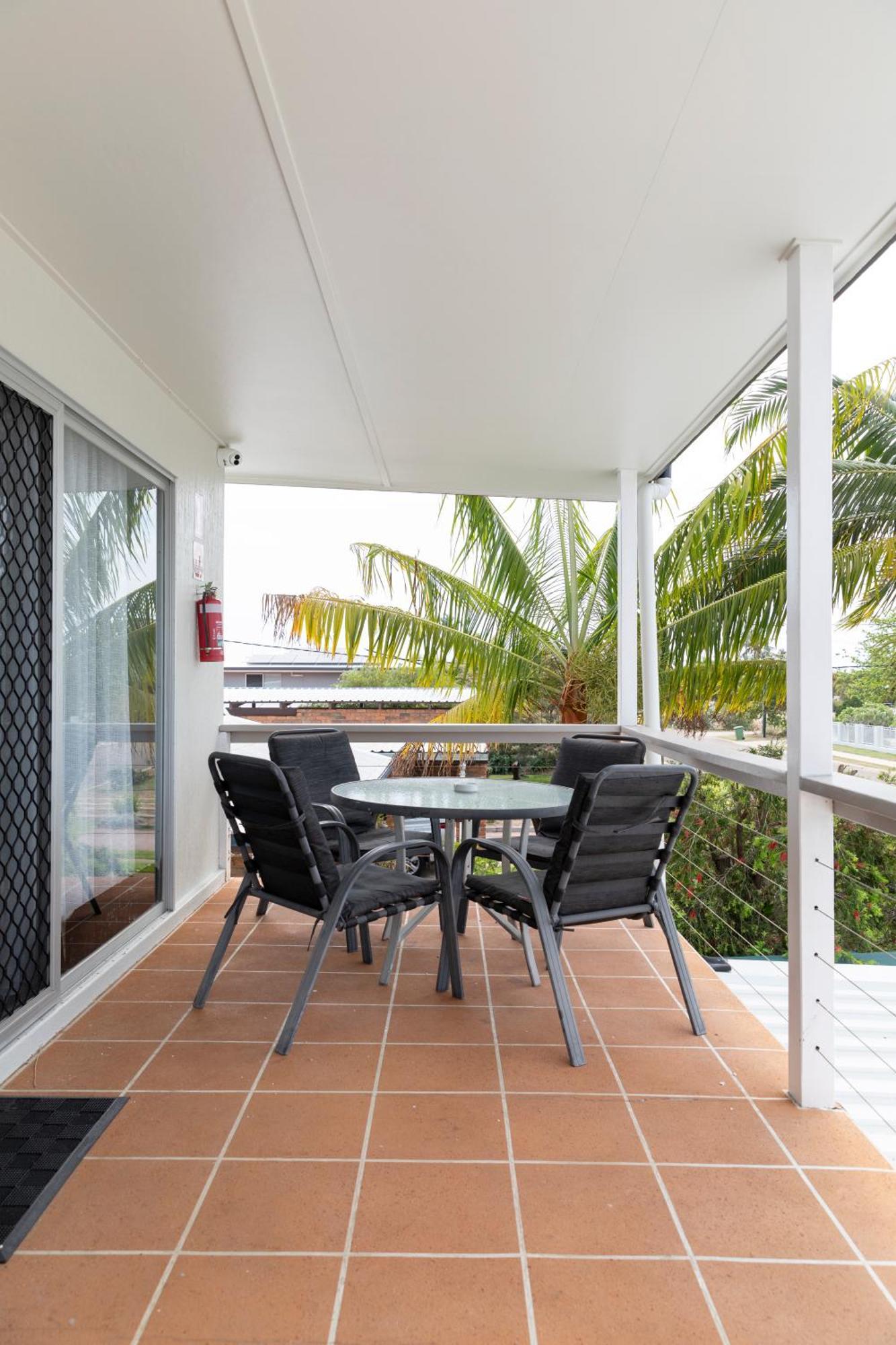 Palm View Holiday Apartments Bowen Eksteriør bilde